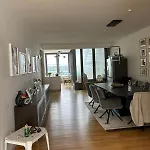 Wunderschoenes Zimmer In Einem Grossen Appartement Neben Dem Brandenburger Tor Und Vom Adlon Hotel