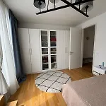Wunderschoenes Zimmer In Einem Grossen Appartement Neben Dem Brandenburger Tor Und Vom Adlon Hotel